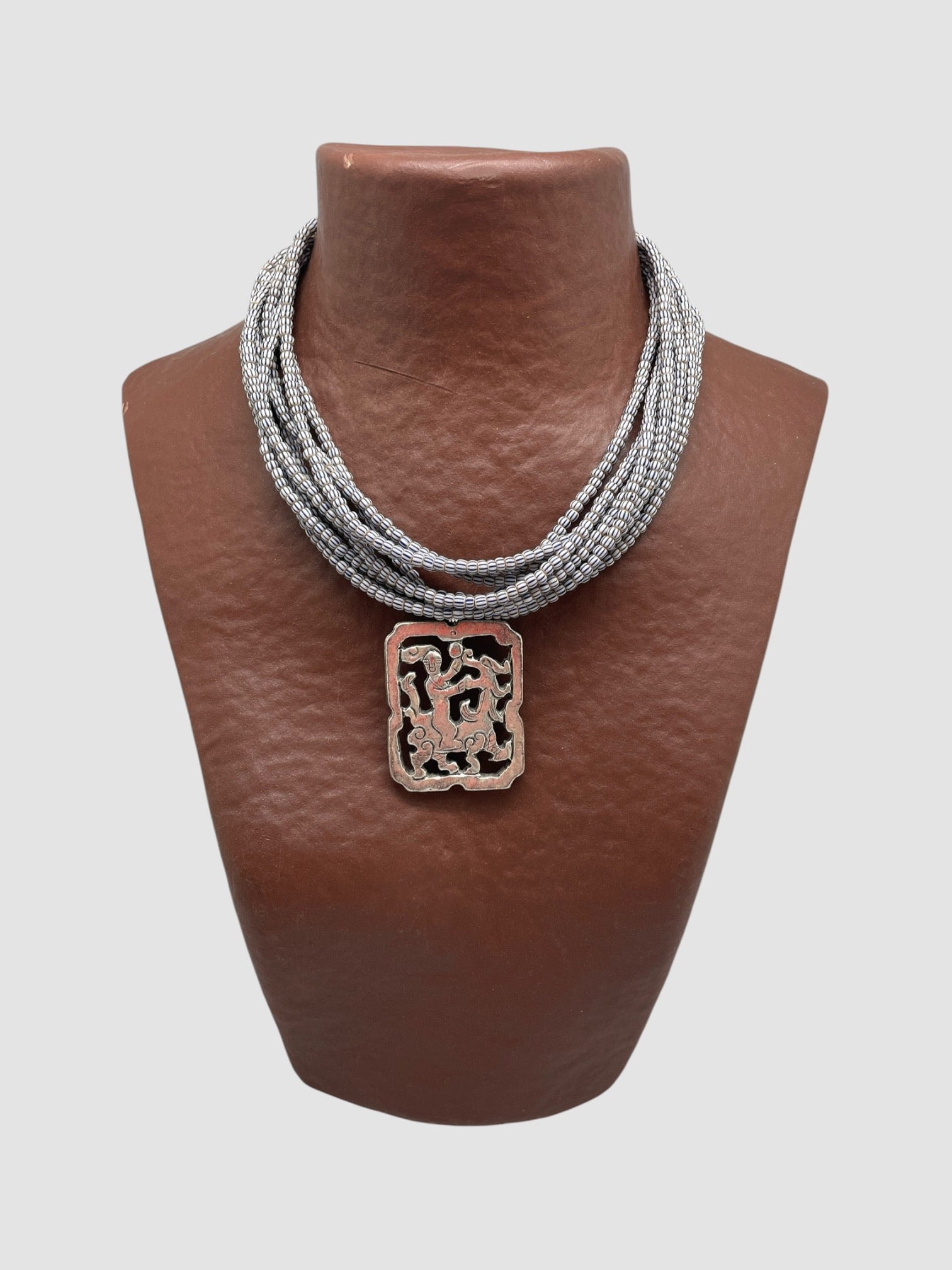 COLLIER BAMIAN