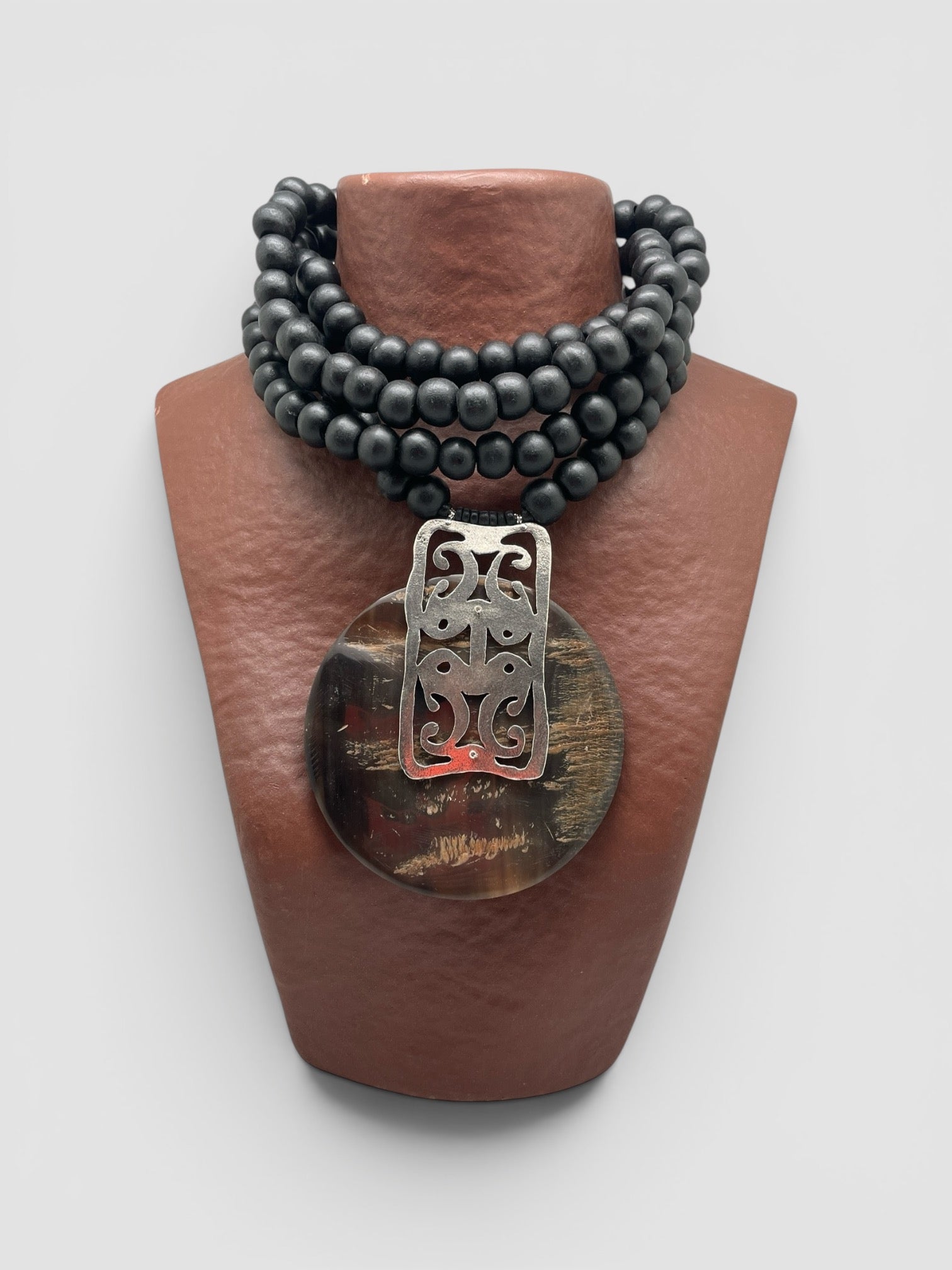 COLLIER CORNE